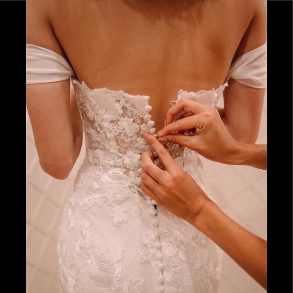 New Wedding Dress - Picture 5 of 5